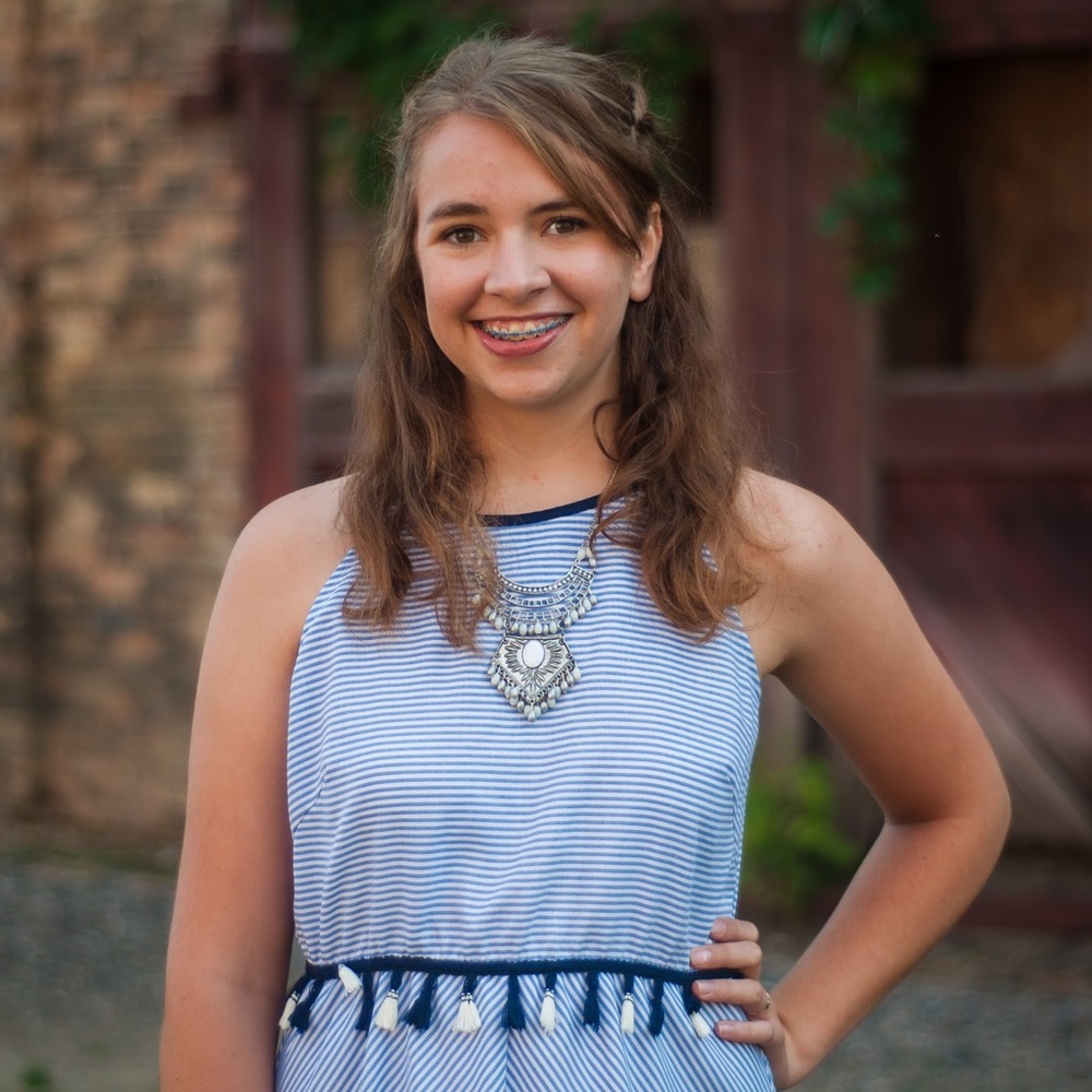 Meet your Posher, Emily - Picture 1 of 1